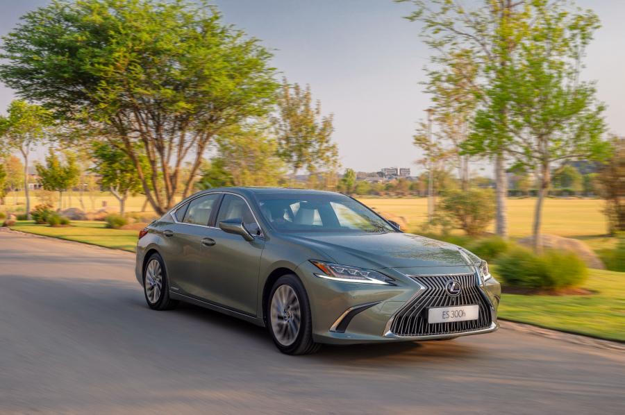  Lexus ES300h 2018 года  (ZA) (фото 3 из 45)